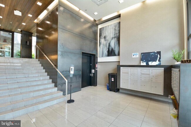 Building Photo - 1550 11th St NW
