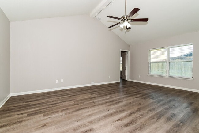 Foto del edificio - 1327 Chapman Dr