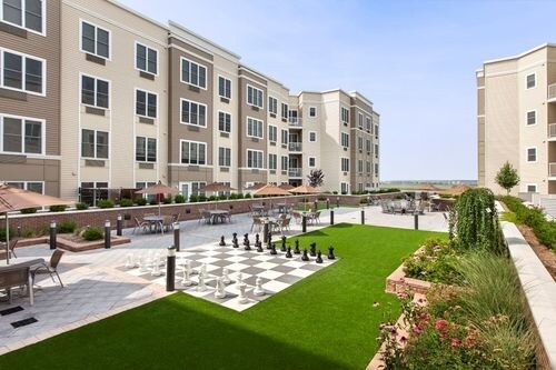 Foto principal - 1 Meadowlands Plaza