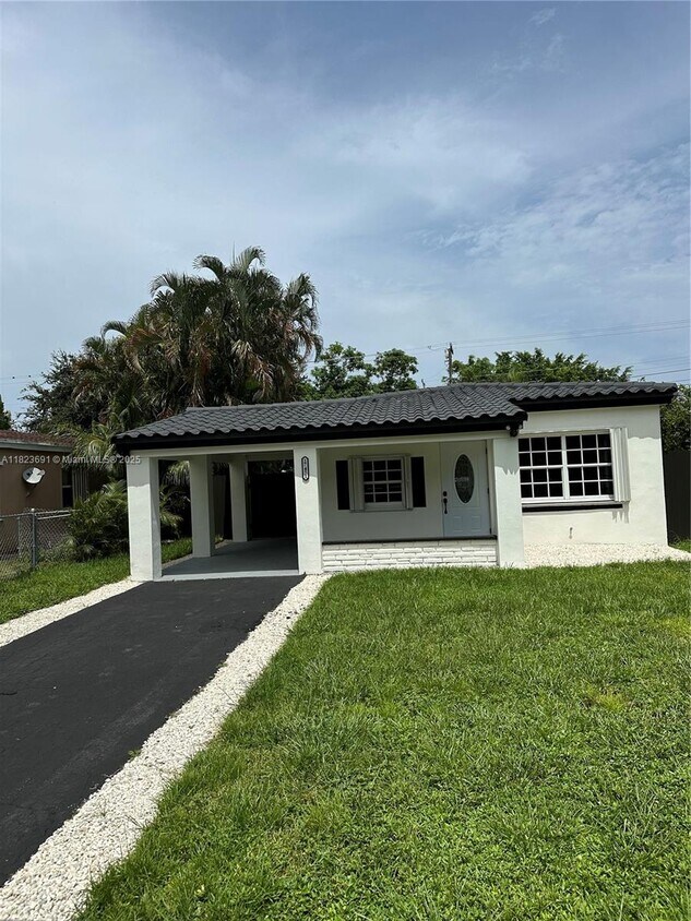 Foto principal - 17451 NE 19th Ave