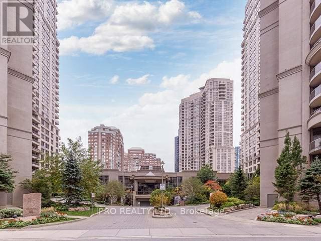 Photo du bâtiment - 3888-3888 Duke of York Blvd