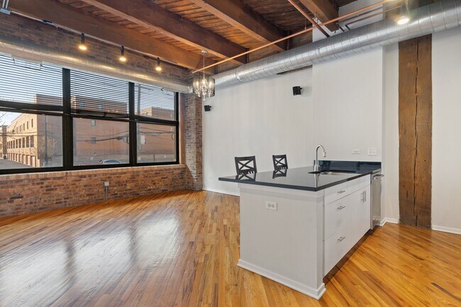 Foto del edificio - 1040 W Adams St
