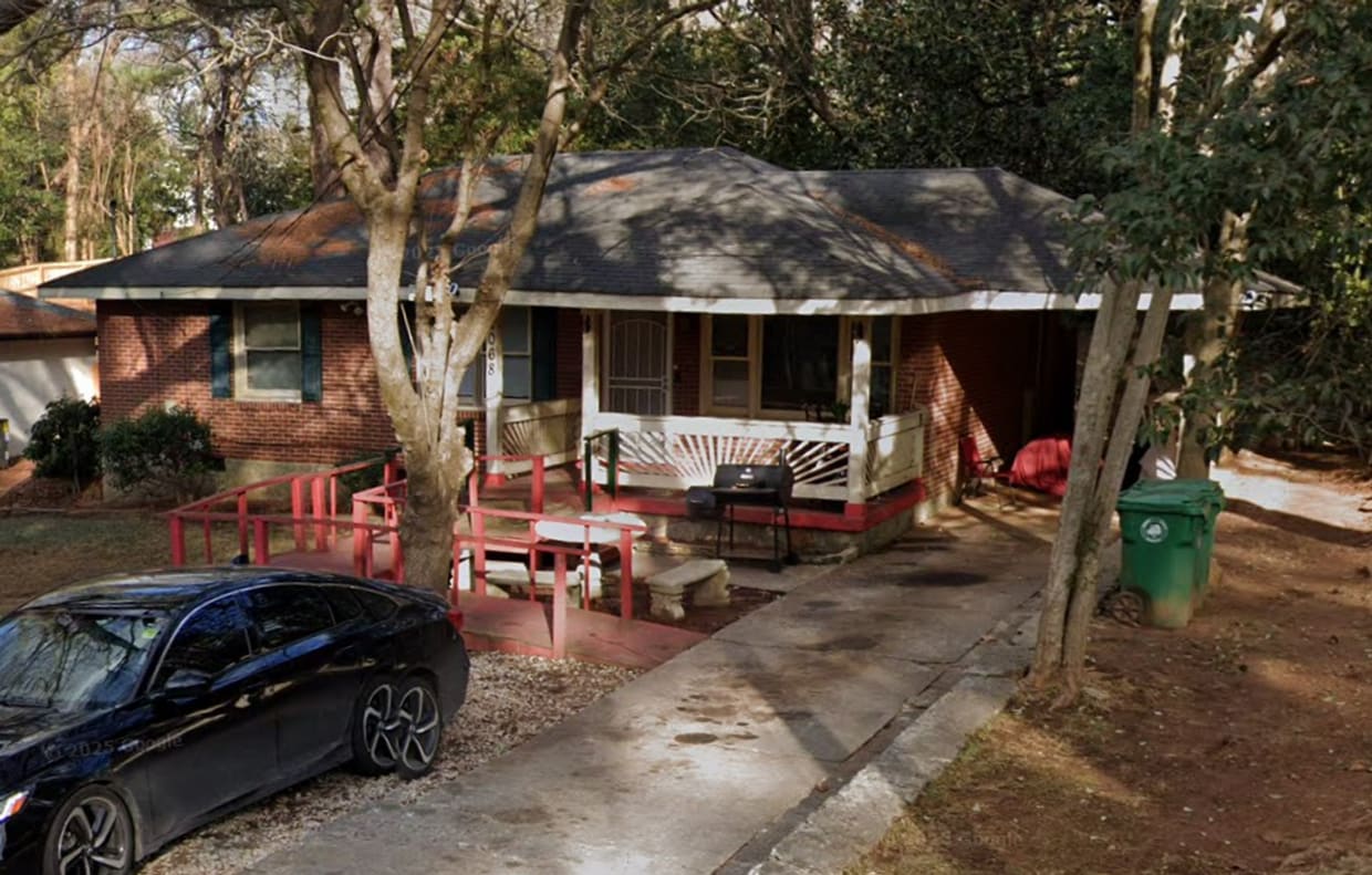 Photo - 2068 E Lilac Ln - Cozy 3 Bedroom Home with Huge Backyard in Decatur, GA