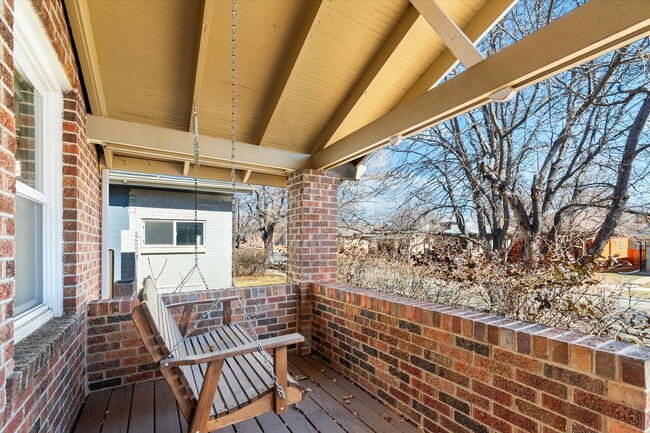 Building Photo - 3BD, 3BA Sunnyside Bungalow with 3-Car Garage