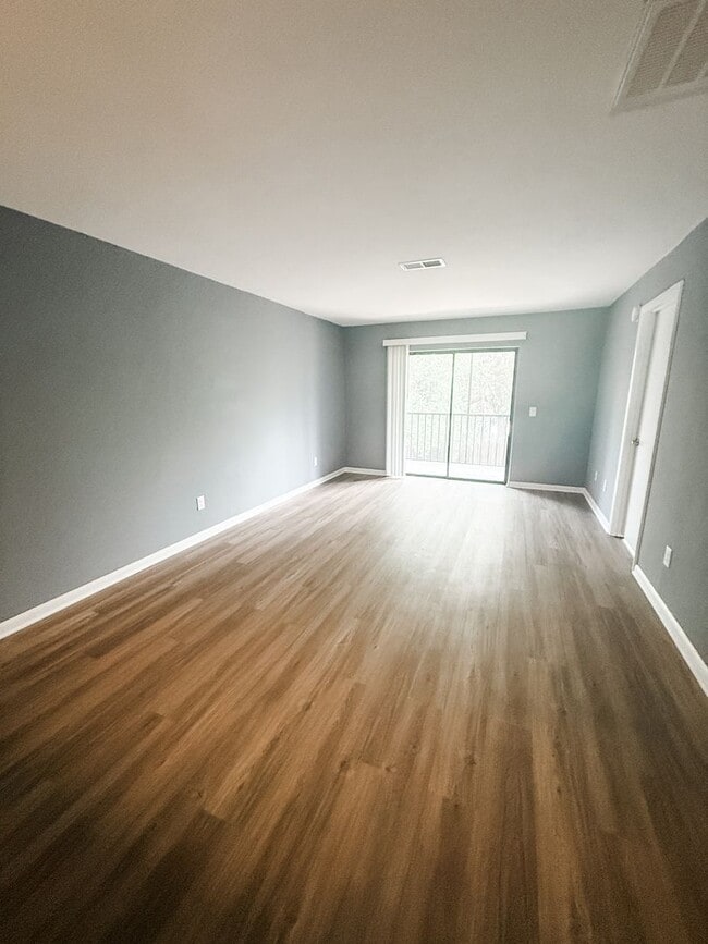 Foto del edificio - 4431 Holly Tree Rd
