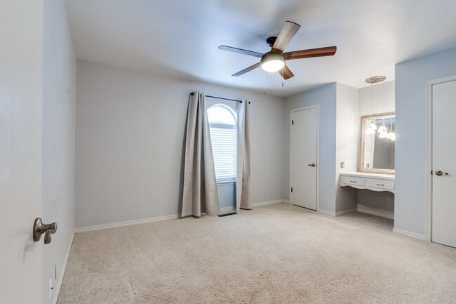 Photo - Rennovated 3/2 in Surrey Hills House