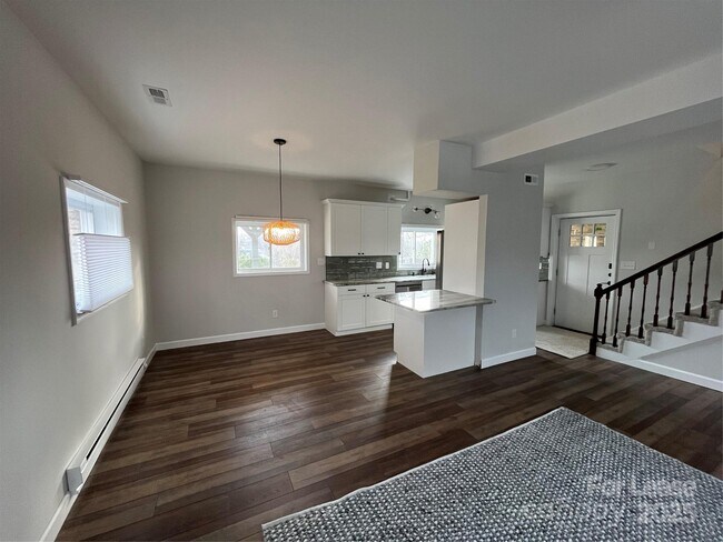 Foto del edificio - 303 Hi Alta Ave