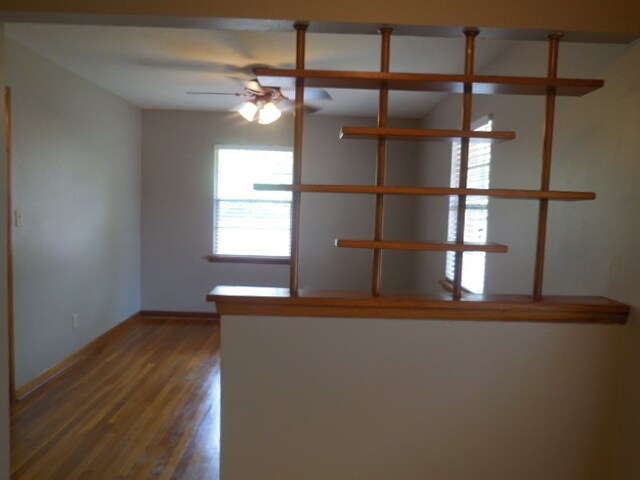 Foto del edificio - Awesome 3 Bedroom Home with Wood Floors lo...