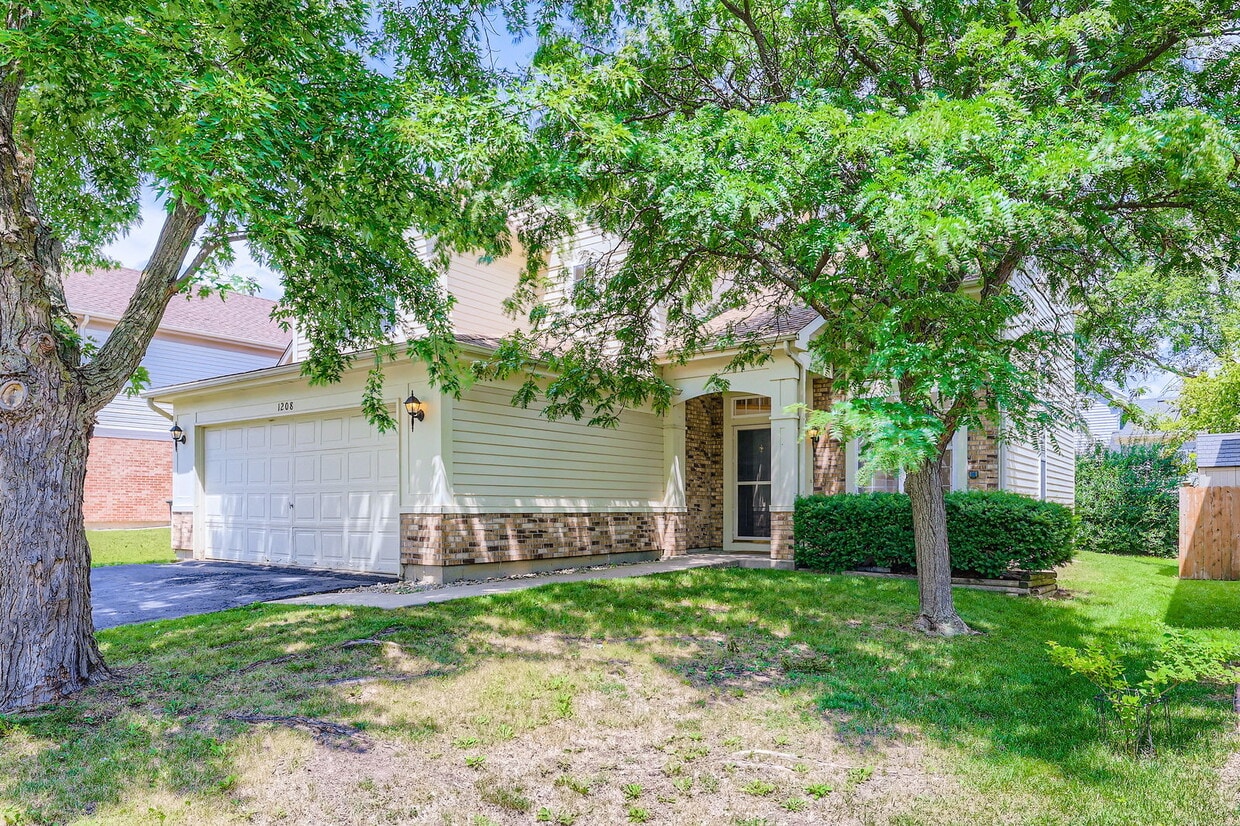 Primary Photo - 1208 Darnell Dr