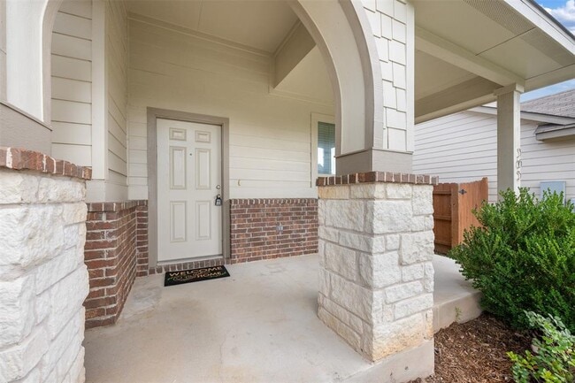 Building Photo - 365 S Brook Dr