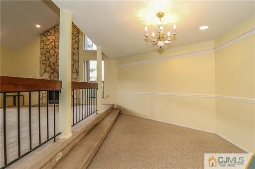 Building Photo - 37 Westgate Dr