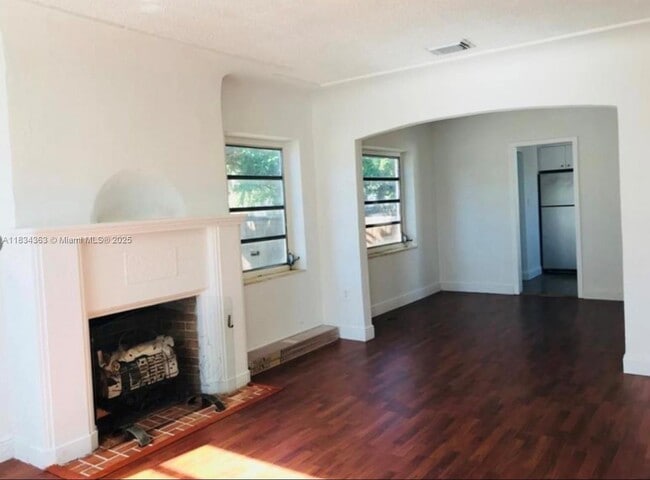 Building Photo - 955 NW 75th St