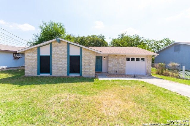Building Photo - 812 Hickory Hill Dr