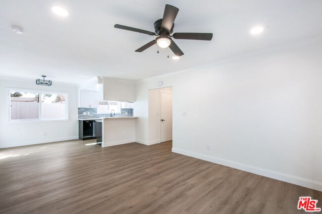Building Photo - 117 Avenida Algodon