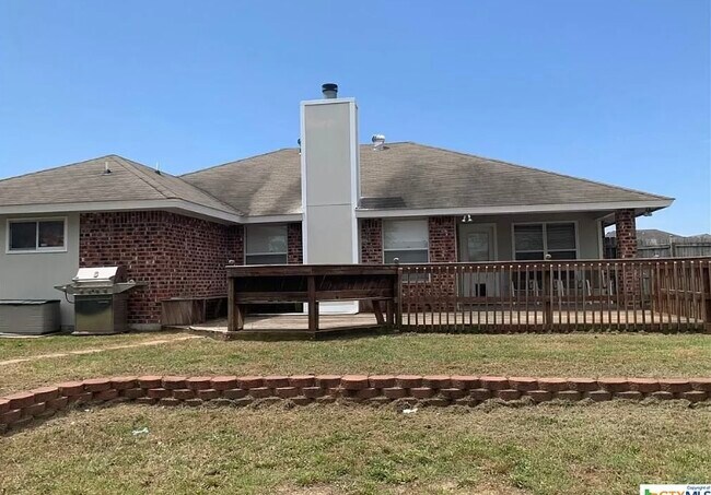 Building Photo - 2803 Eastwood Dr