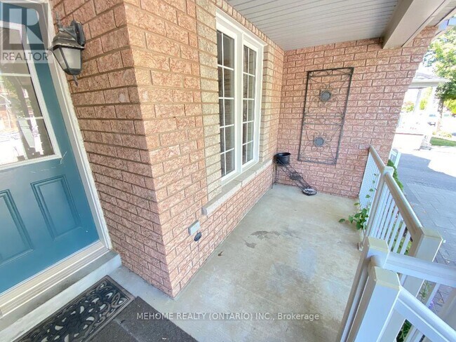 Building Photo - 67 Hawksbury Rd