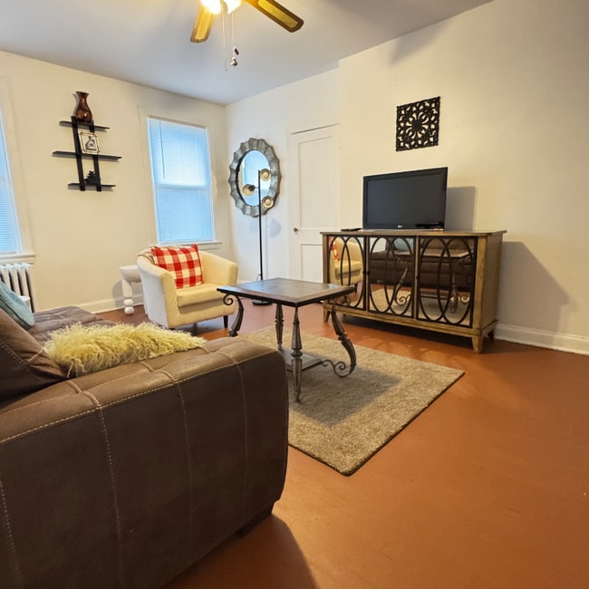 Foto del edificio - 441 Manor Pl NW