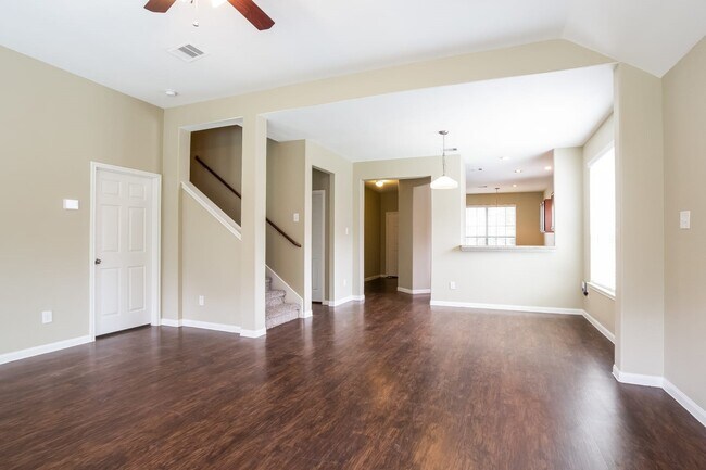 Building Photo - 13433 Raintree Dr