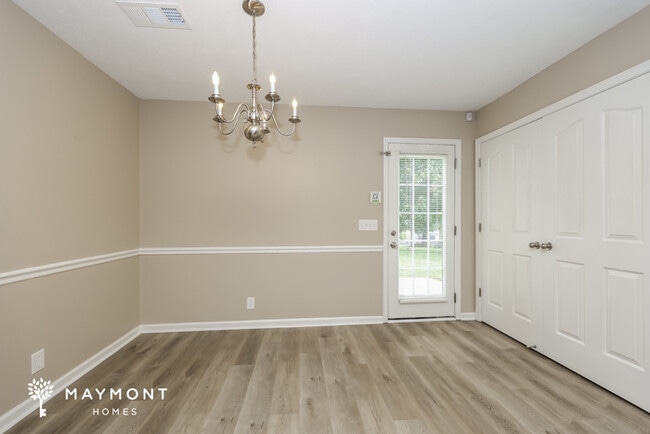 Foto del edificio - 1409 Fall Pkwy