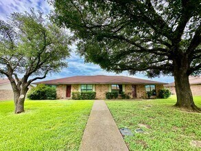 Building Photo - 225-227-227 Kettler Dr