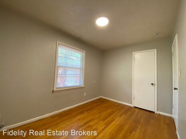 Building Photo - 3 br, 1 bath House - 2609 SW 54th Pl