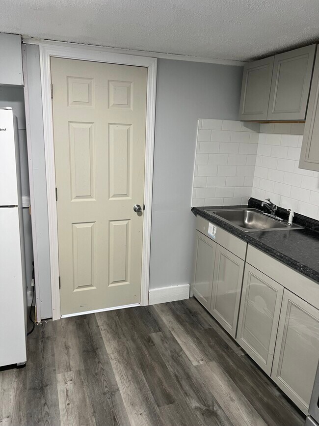 Photo - 191 Scott St House