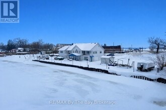 Building Photo - 15 Willow St