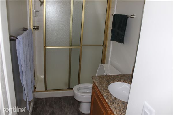 Building Photo - 9741 Kings Canyon Dr