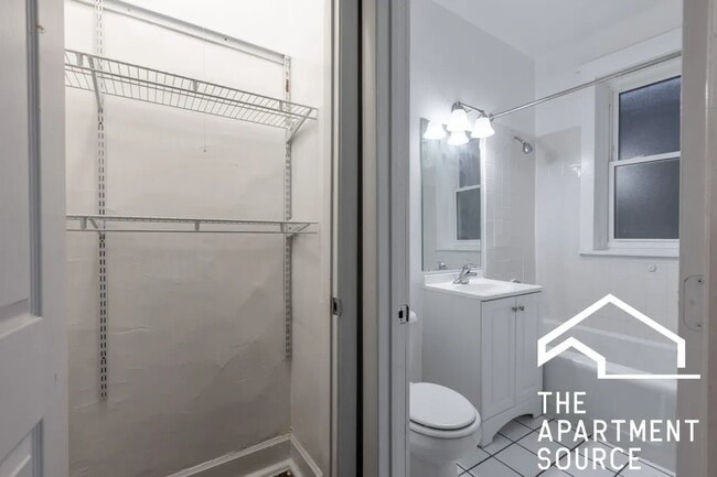 Photo - 6257 N Lakewood Ave (Chicago, IL) Apartment