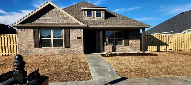 Modern 3-Bed, 2-Bath Home with Fenced Yard - Modern 3-Bed, 2-Bath Home with Fenced Yard