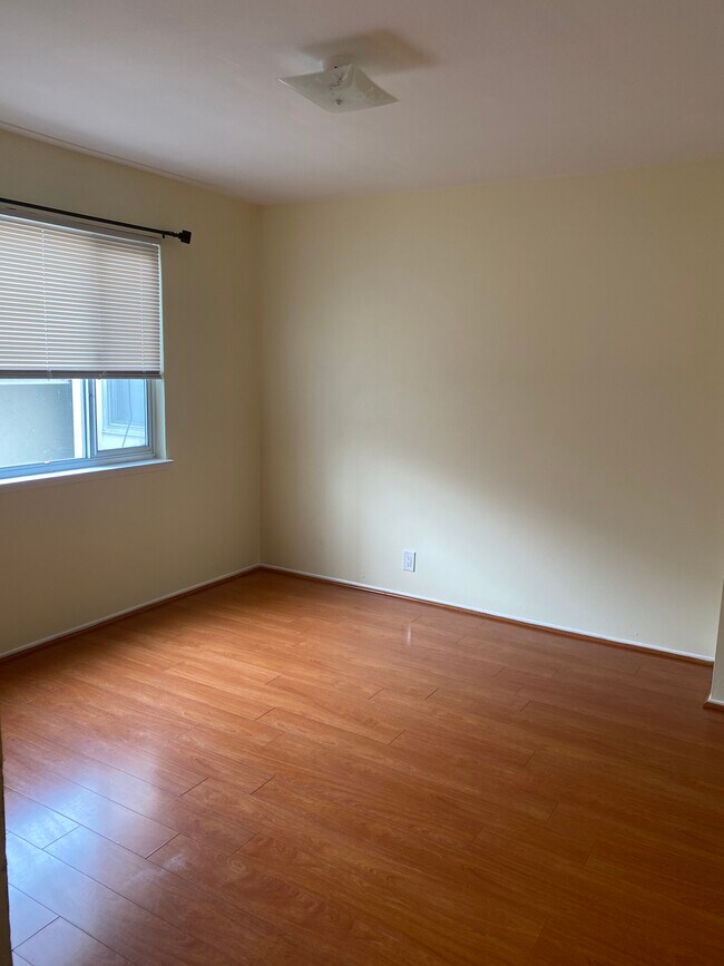 Bedroom 2 - 890 34th Ave