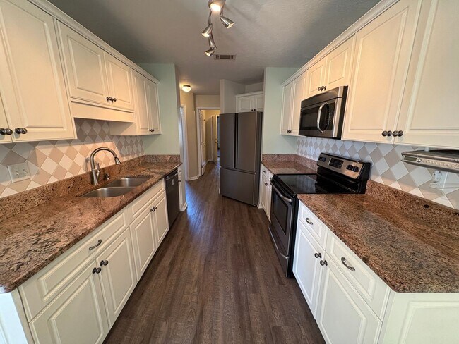 Building Photo - 338 Old Walnut Branch