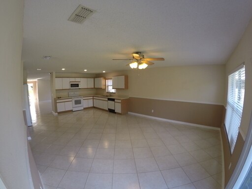 Building Photo - 4 Bedroom, 2 Bathroom, 2 Car Garage home