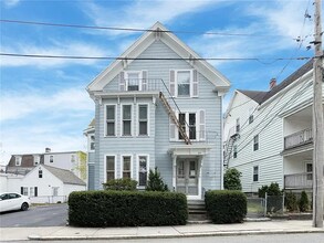 Building Photo - 129 Snow St