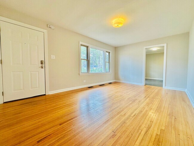 Foto del edificio - Updated Single-Level 3BD Home in Durham | Large Deck & Patio | Minutes to Duke & I-85