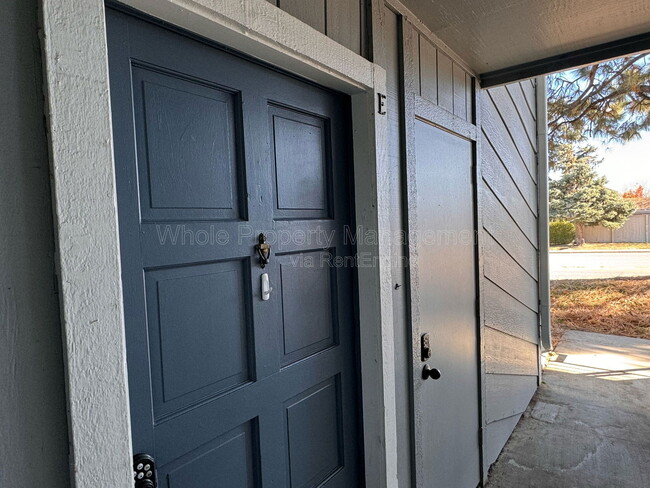 Building Photo - 2380 E Geddes Ave