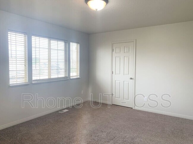 Foto del edificio - 1041 S Kingsbury Ln
