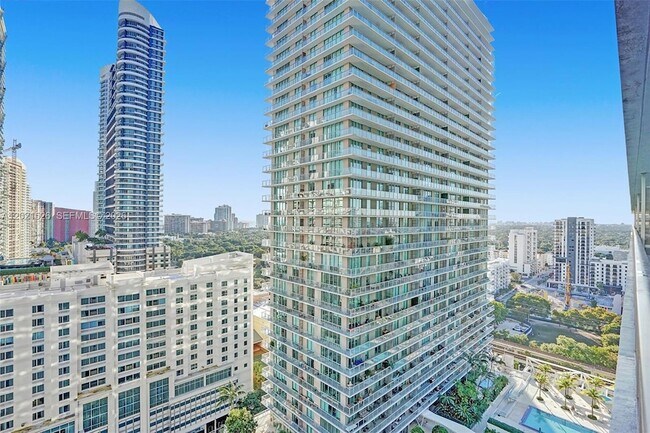 Foto del edificio - 1111 SW 1st Ave