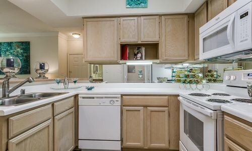 Building Photo - 642 Blythe Ct