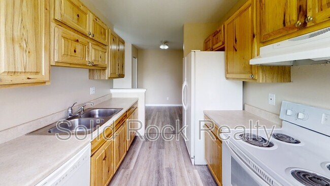 Building Photo - 705 San Gabriel Pl