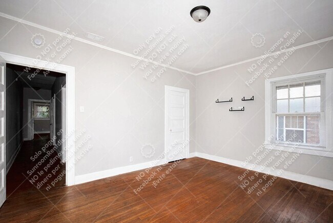 Building Photo - 5264 N College Ave