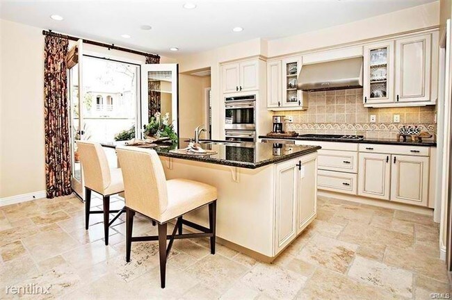 Foto del edificio - 36 Twin Gables