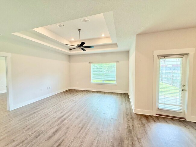 Foto del edificio - 5733 Danbury Blvd