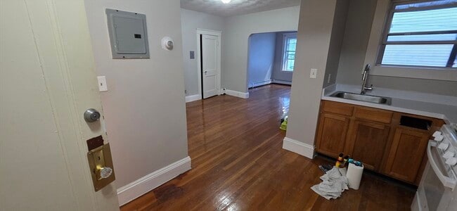 Building Photo - 44 Estes St