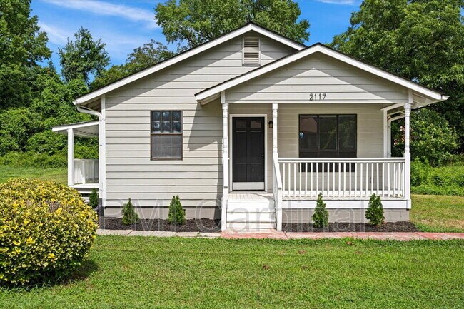Building Photo - 2117 Wilson Ave