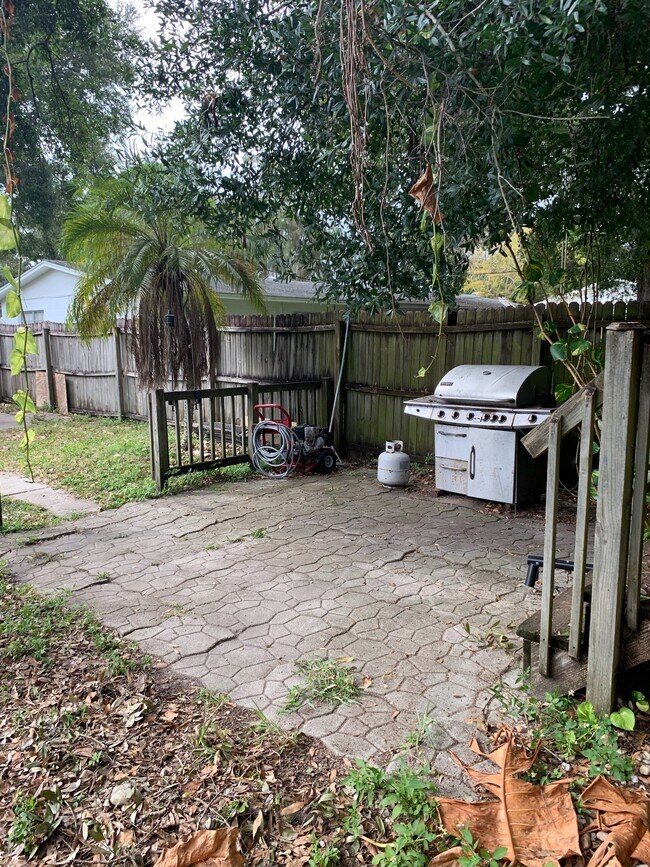 BBQ area. - 4911 23rd St W