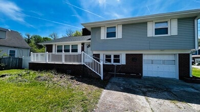 Building Photo - 41 Moss Ave