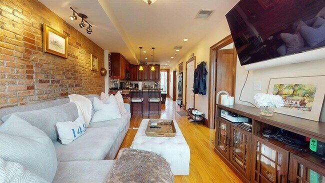 Foto del edificio - 661 Tremont St