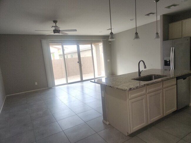 Building Photo - Beautiful Open Floor Plan Home in Gated Co...