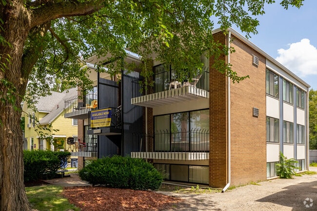 Building Photo - 1313 S State St